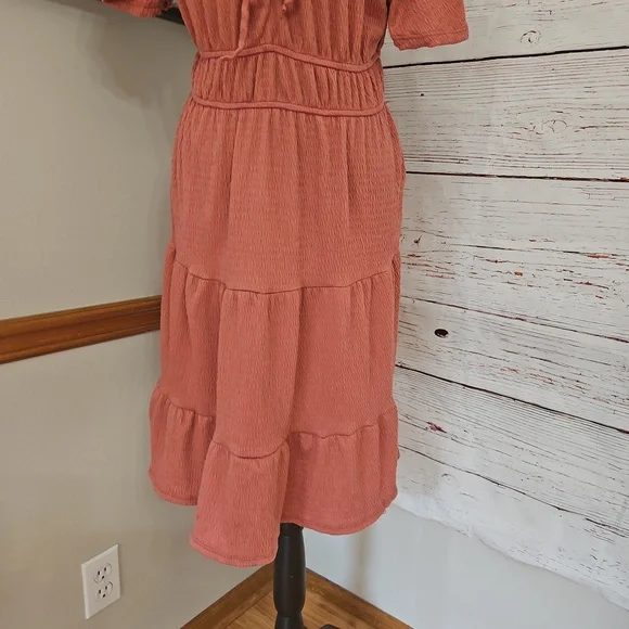 Gilli Dress - Picture 4 of 17